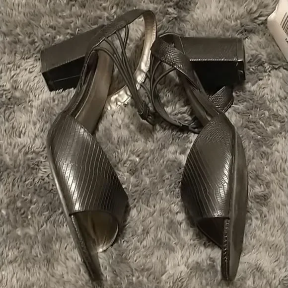 Angel Steps Black Textured Peep Toe Sandals! - Picture 7 of 13